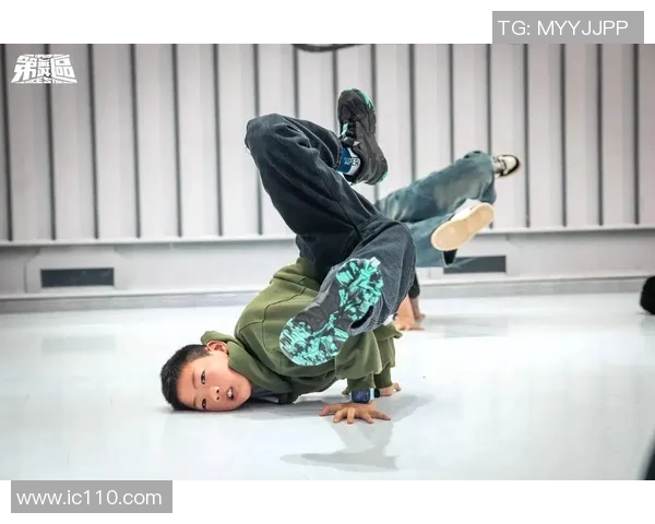 重庆街舞队的成功运营揭秘：从团队建设到舞蹈文化的深度探索